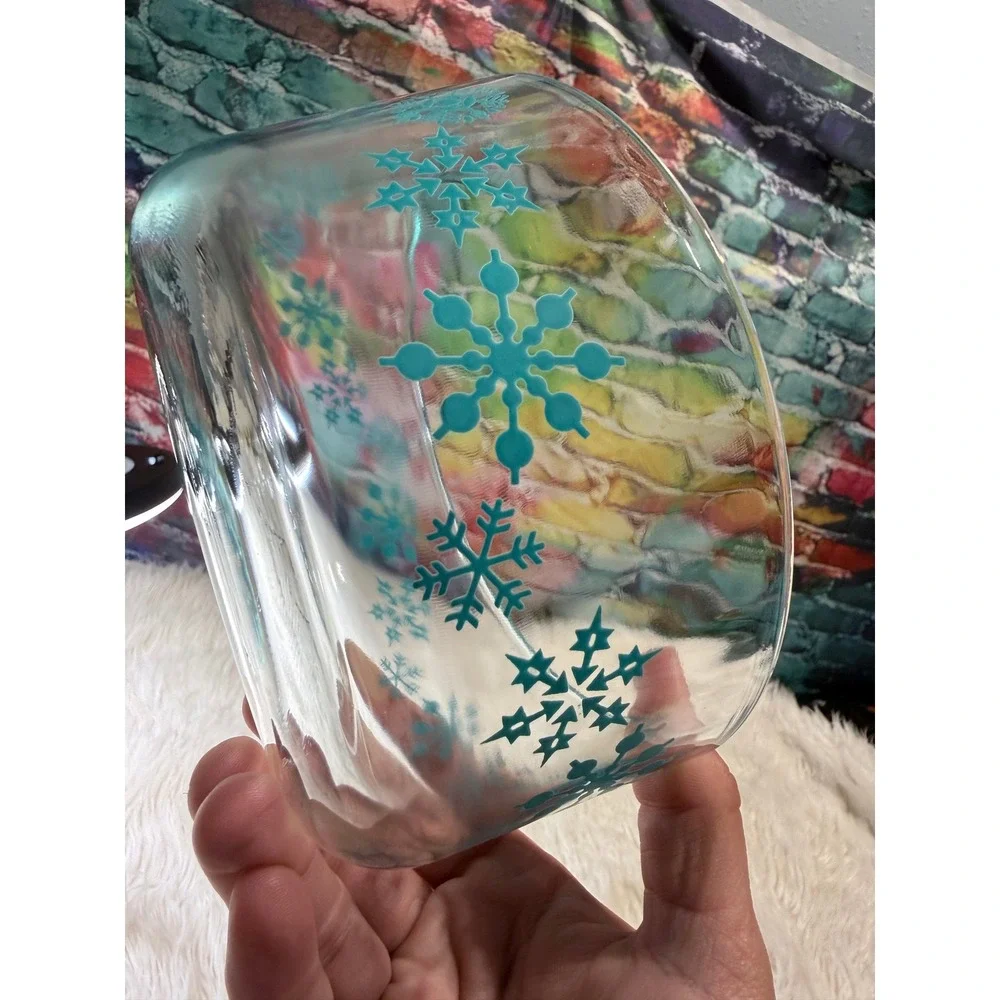 Pyrex 7201 Blue Snowflake Glass Storage Bowl with Lid 4 Cup Round Clear Vintage